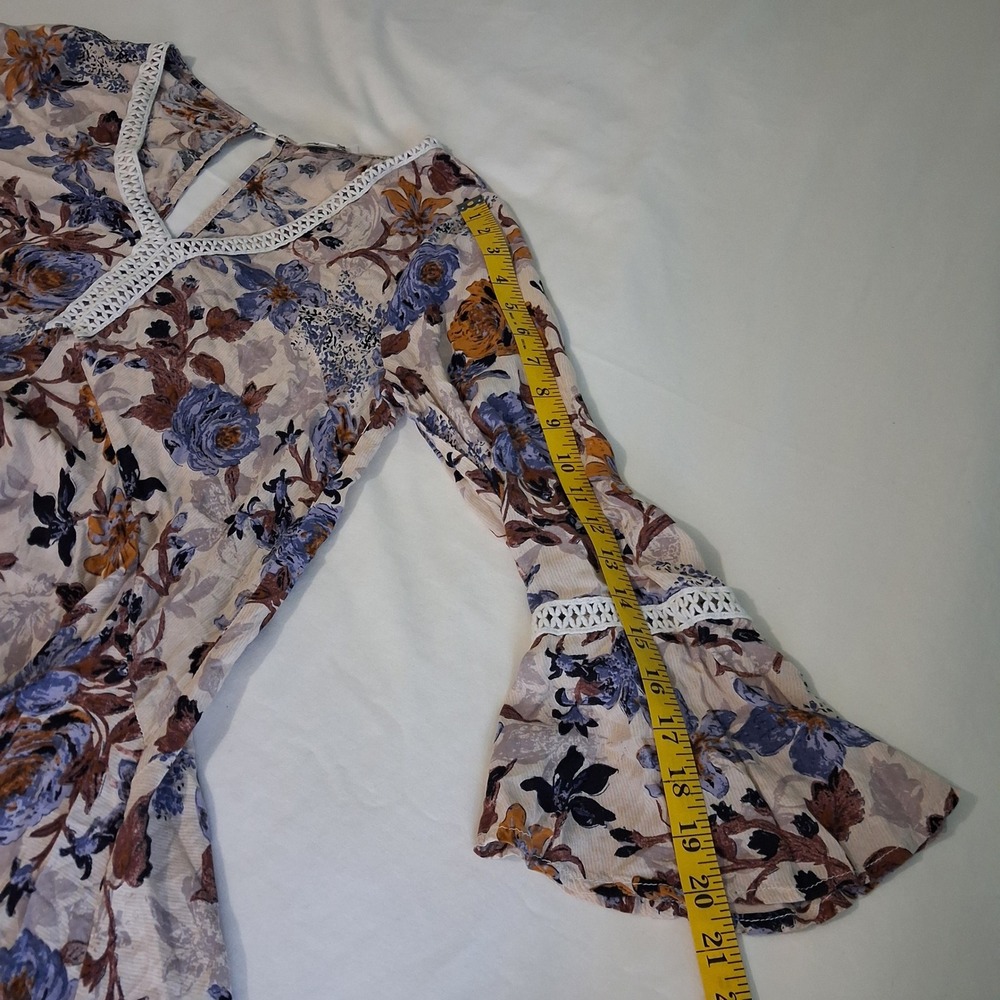 Umgee USA Floral Tunic Dress Medium Boho Crochet Lace V-Neck Bell Sleeve Blue - Picture 7 of 15